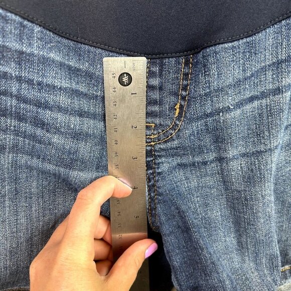 Maternity dark wash shorts size small - Picture 5 of 10